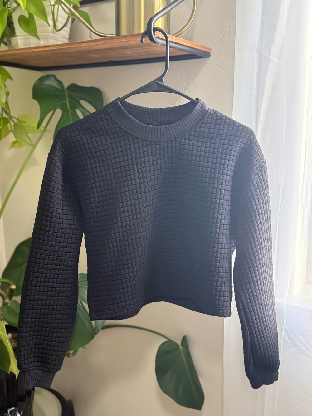 lululemon Black Cube Ribbed Cree Neck